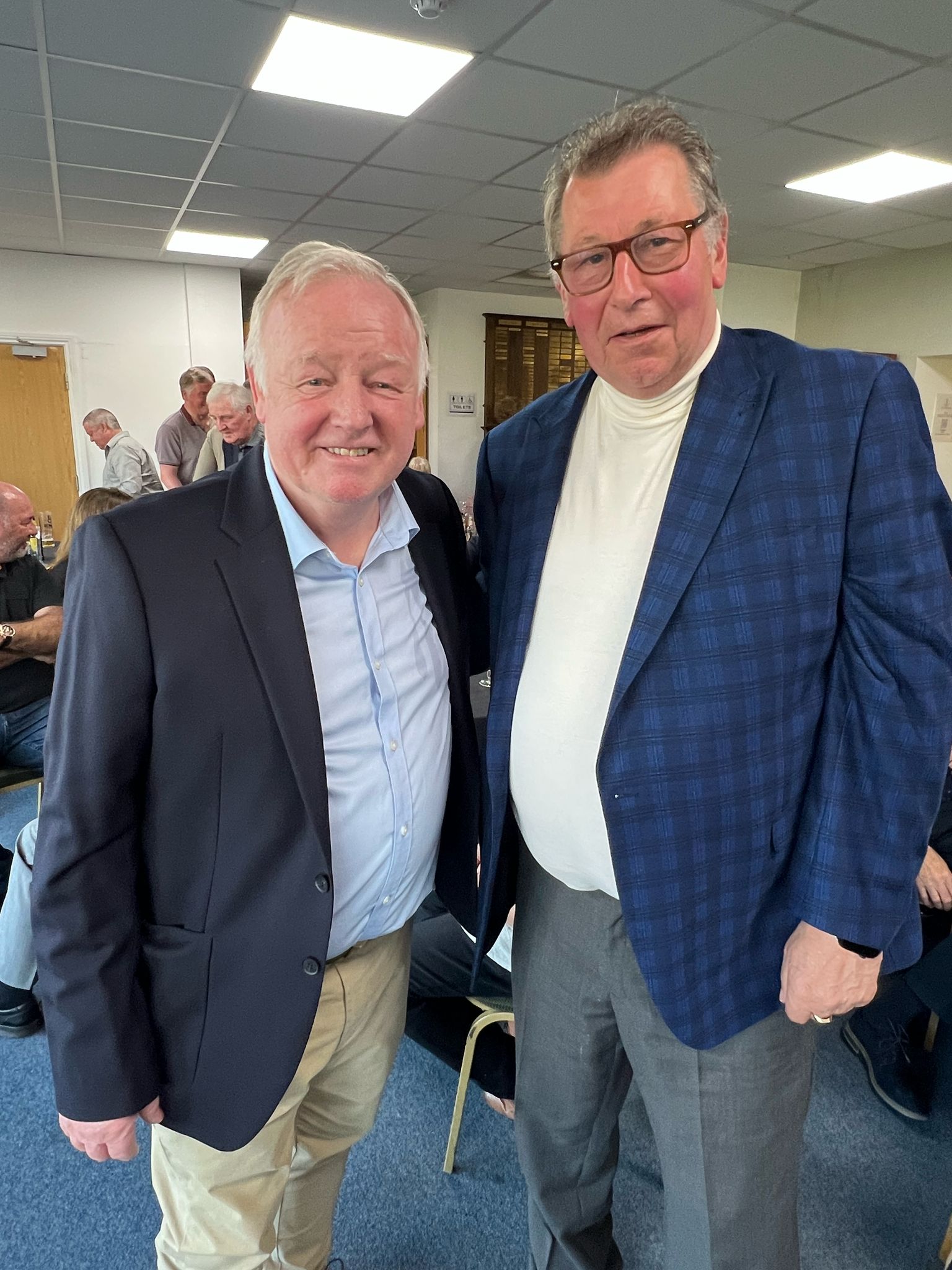 Nov 2025 W. Bro Peter Coates meets Les Dennis at Northop Golf Club charity event